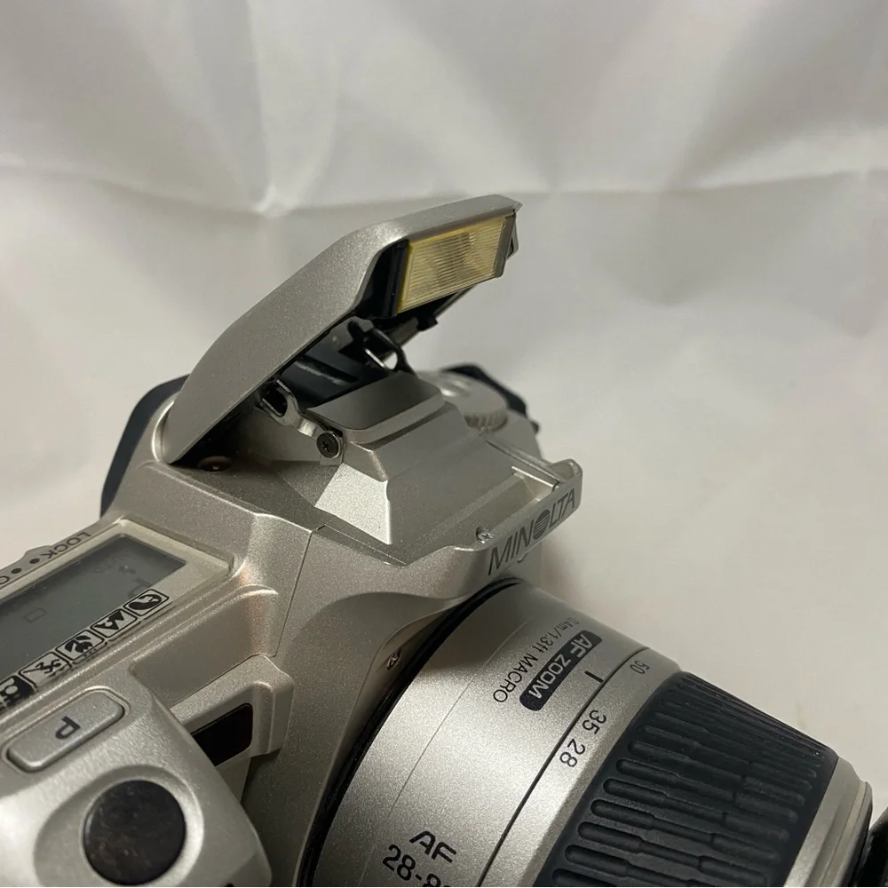 Minolta Maxxum Stsi 35mm Camera w/ 28-80mm Lens Working Used No Battery - Picture 4 of 7